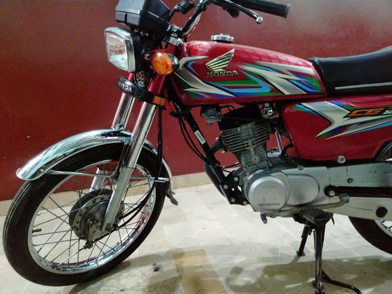 honda 125 2023 model condition 10 by 10 all ok cplc clear ha 11