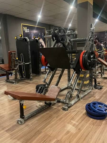 Gym machines/Gym equipments/Smith/crossover/leg press 18