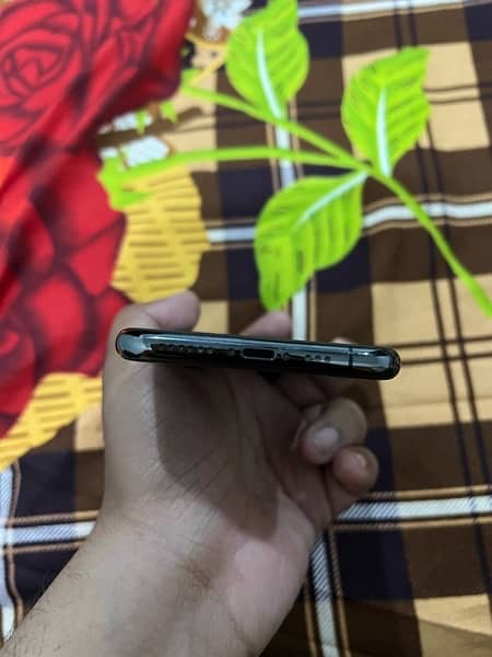 iphone 11 pro pta approved condition 10/9.8 5