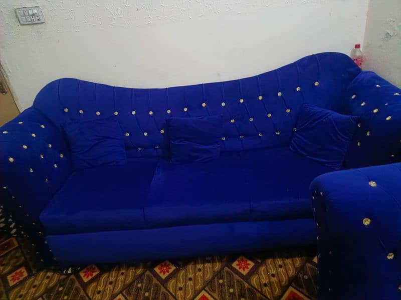 king Size Sofa Set and Table For Sale. 2