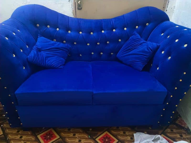 king Size Sofa Set and Table For Sale. 3