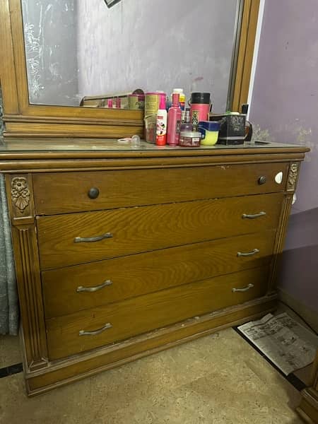 selling dressing table 1