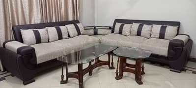 Beautiful 6 seater Sofa 10/10 condition almost