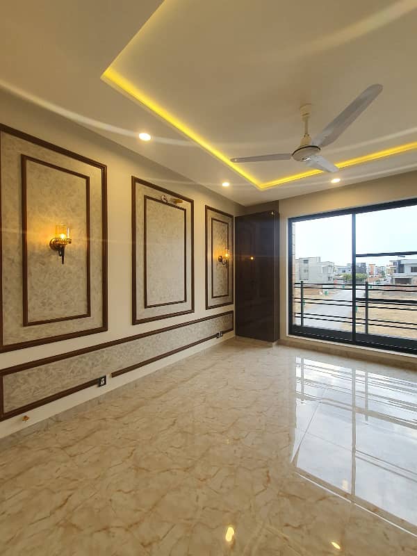 A Palatial Residence House For Sale In Faisal Town - F-18 12