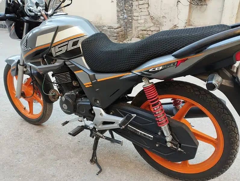 Honda CB150F 2022 5