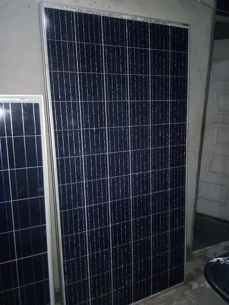 3 Panel 200 watt Solar Panel Available for sale 2
