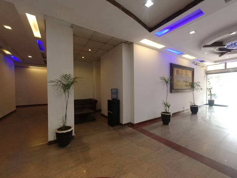Aesthetic Flat Of 3280 Square Feet For Sale Is Available 12