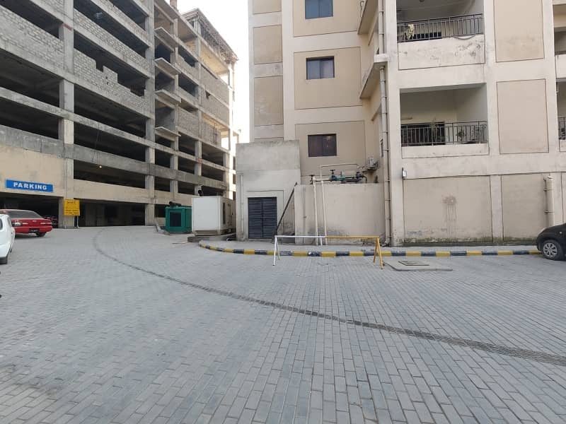 Prime Location 1102 Square Feet Flat In Only Rs. 11500000 11