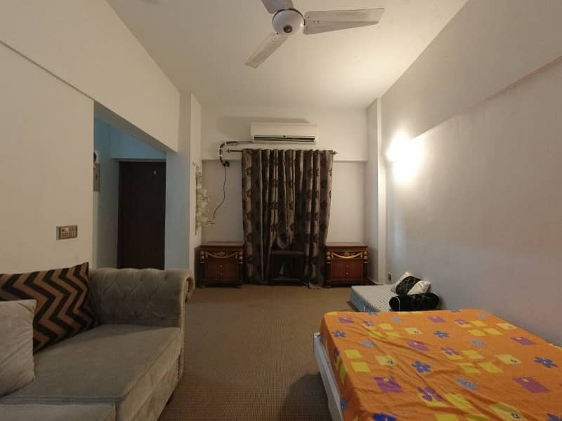 Prime Location 1102 Square Feet Flat In Only Rs. 11500000 12