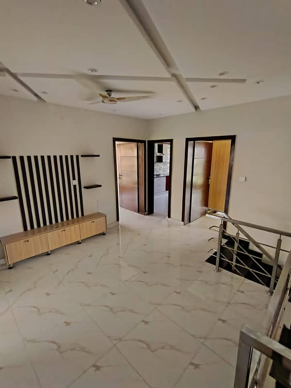 Bahria Town PHASE 8 Usman block corner house for sale 6