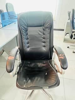 Office chair for sale with 10 by 10 condition