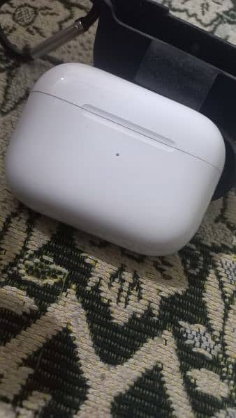 Airpods pro (2nd genration) 8