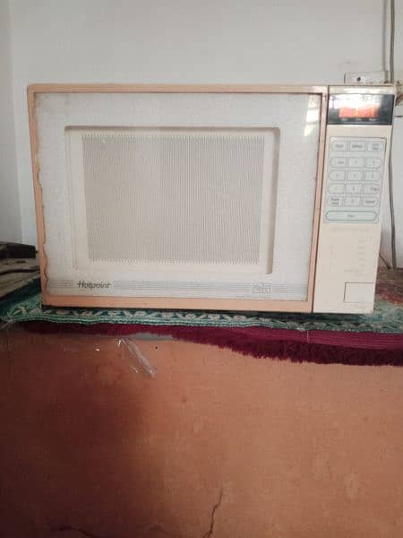 Microwave oven and seal machine 0