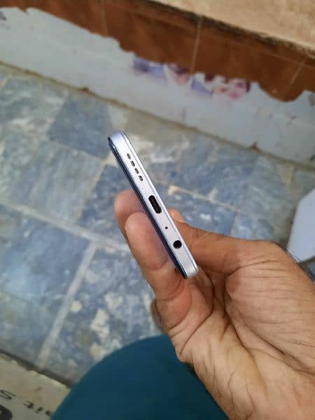 Infinix Note 12 G96 in excellent condition 3