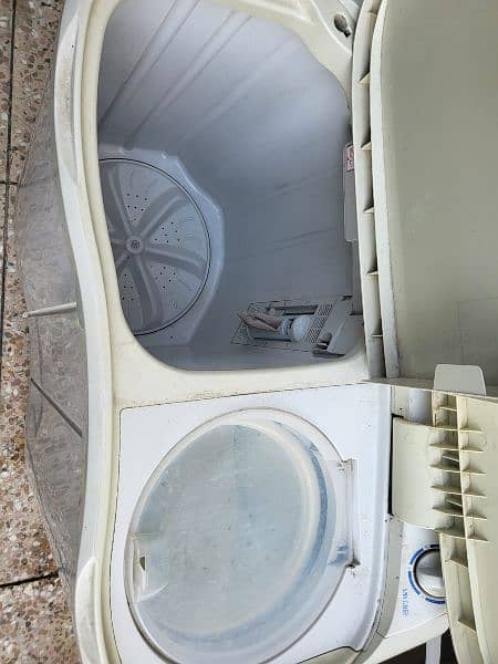 Haier twin tub washing machine 4