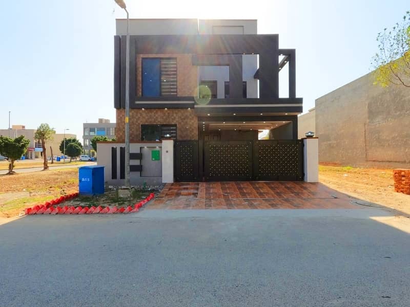 8 Marla House Is Available For Sale In Bahria Nasheman Zinia Block Lahore 3