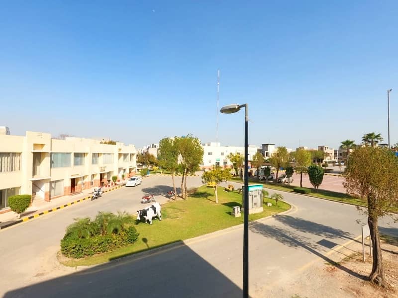 8 Marla House Is Available For Sale In Bahria Nasheman Zinia Block Lahore 33