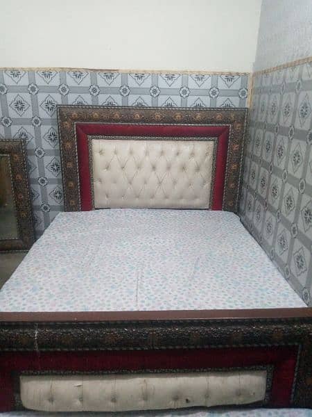 bed+4 inches metres+ mirror final price 3