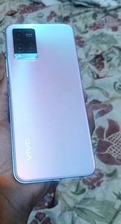 VIVO y33s (8+4GB Ram)(128GB) 2.0Ghz Octa-core with box n charger