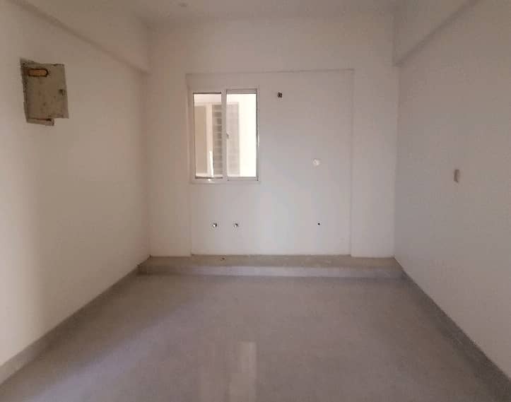 950 Square Feet Flat Is Available For sale 6