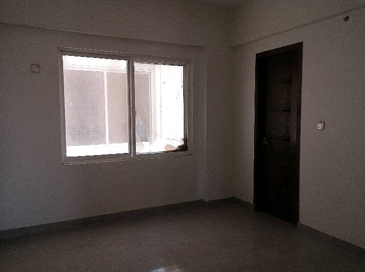 950 Square Feet Flat Is Available For sale 7
