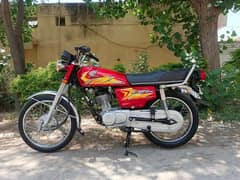 Honda CG 125 norpering red colour my WhatsApp number 0324=4025=911