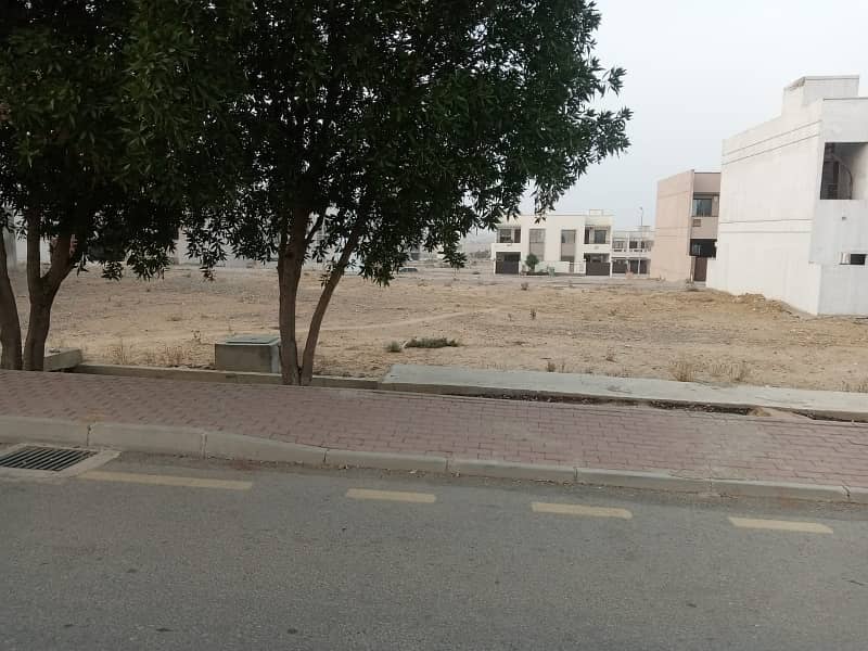 Ali Block plot 125 yards available for sale in bahria town karachi 0