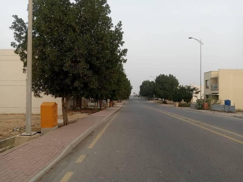 Ali Block plot 125 yards available for sale in bahria town karachi 4