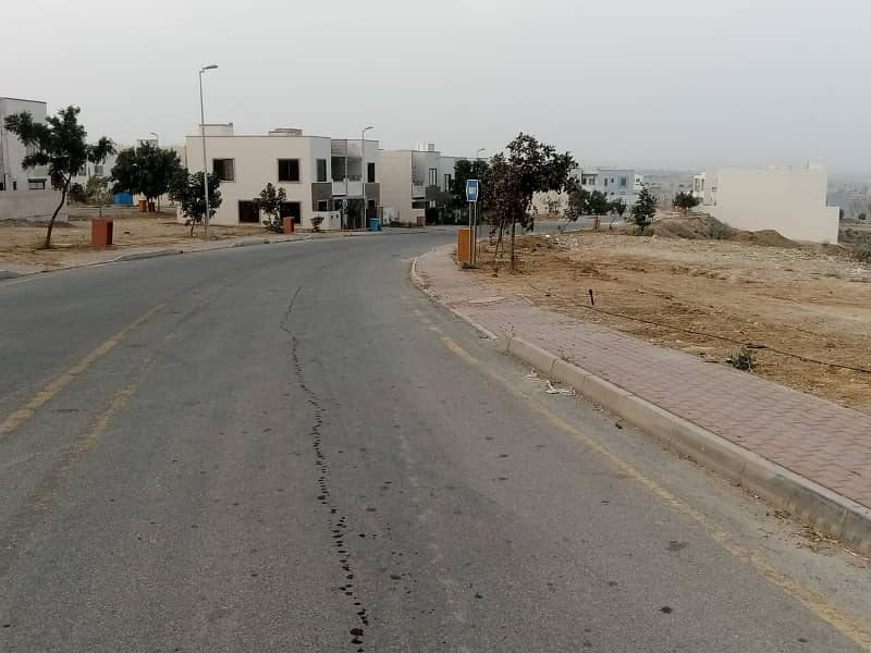 Ali Block plot 125 yards available for sale in bahria town karachi 12