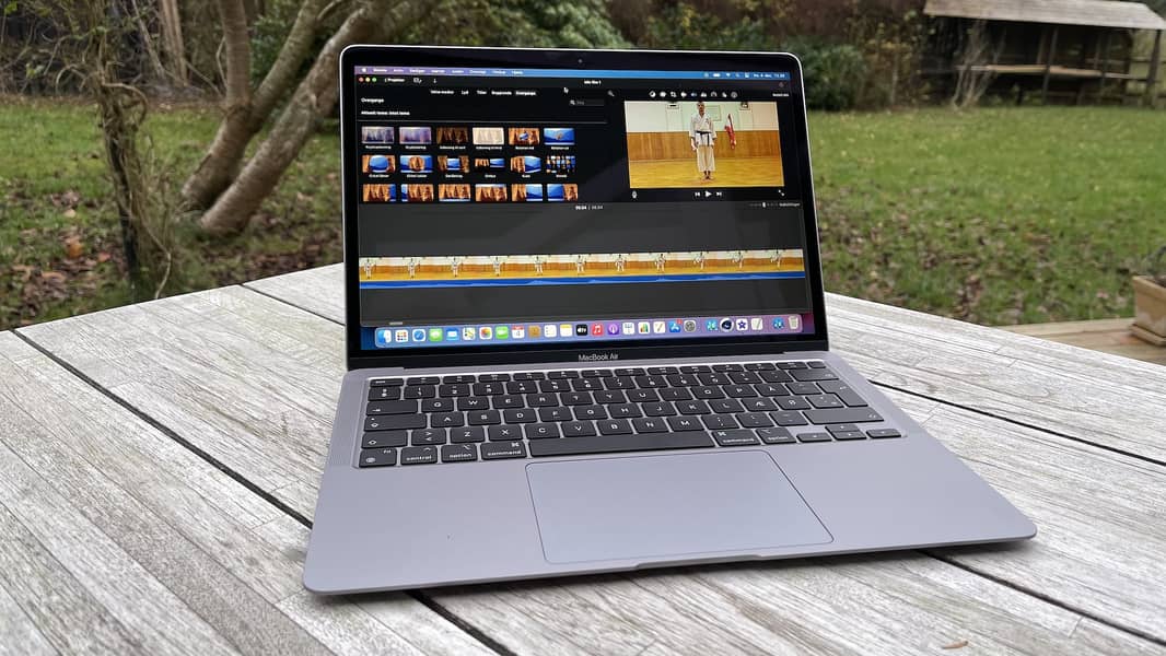 Apple MacBook Air (2019) 1
