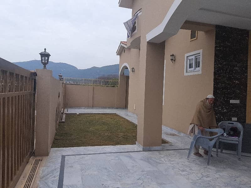 D 12 Full House Available For Rent With Grand Gardan 4