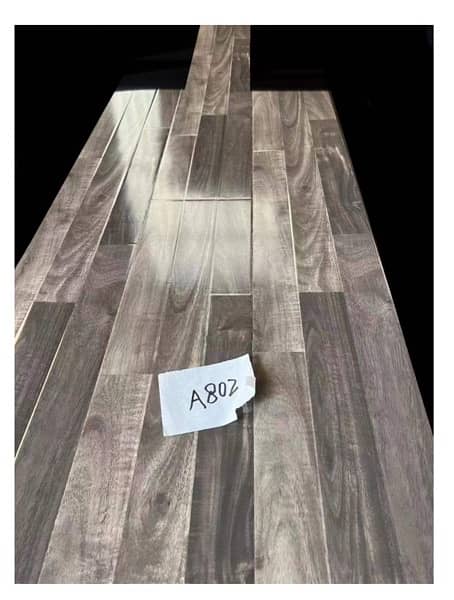 Laminate Wooden Floor, Wallpaper, Window Blinds , vinyl plank floors . 5