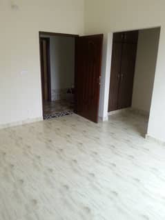 Room Near Ucp And Emporium Mall Only For Male