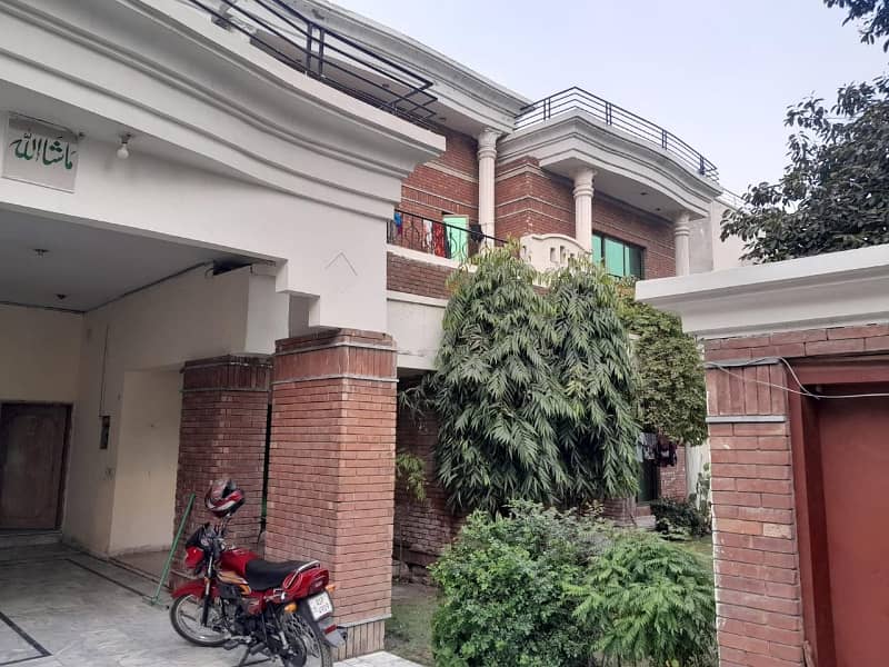 2 Kinal Double story house for rent in Gulberg 3 Lahore 0
