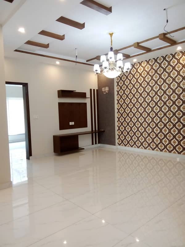 10 MARLA FULL HOUSE BRAND NEW FIRST ENTRY AVAILABLE FOR RENT IN WAPDA TOWN PHASE 1 0