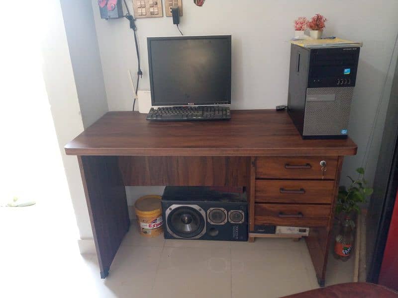 OFFICE TABLE & BOSS CHAIR SLIGHTLY 1 MONTH USE 1