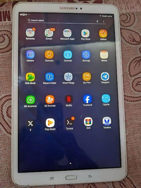 Samsung tab A6 (2016) 10" inch display 2