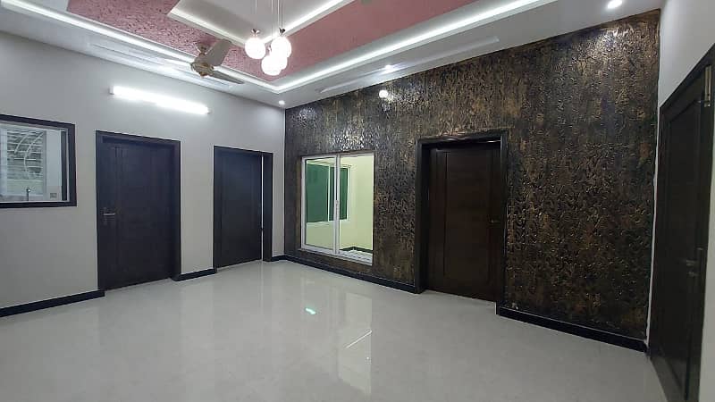 7 Marla GROUND portion Available For Rent in Jinnah garden 8