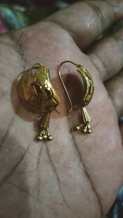 two gold earings set