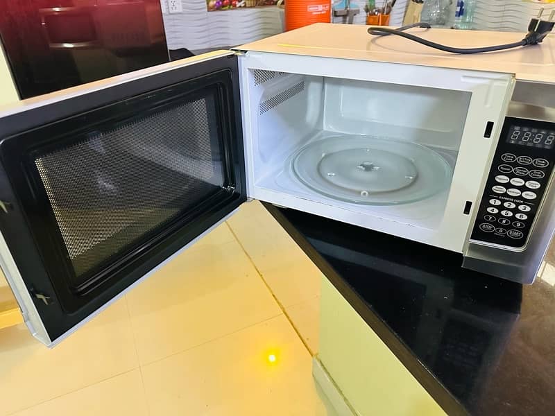 Enviro 56 Liter Microwave Oven/Grill Combo 3