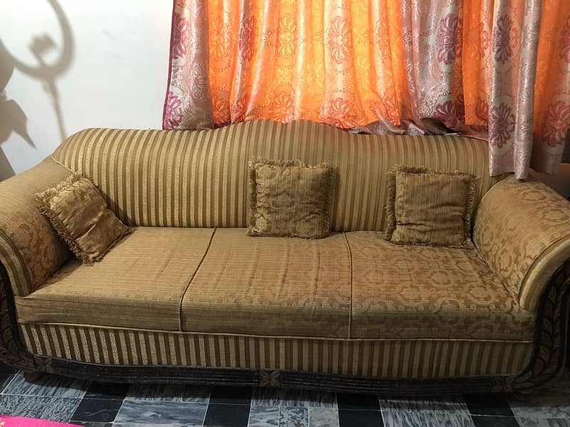 5 Seater sofa set/wooden sofa with center table set 1