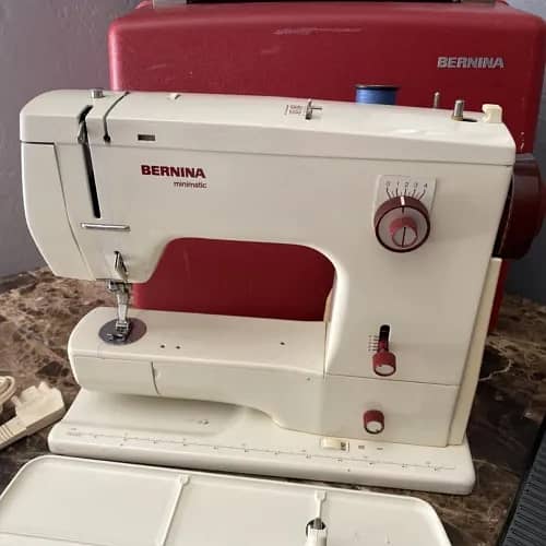 BERNINA 807 minimatic Sewing machine 4