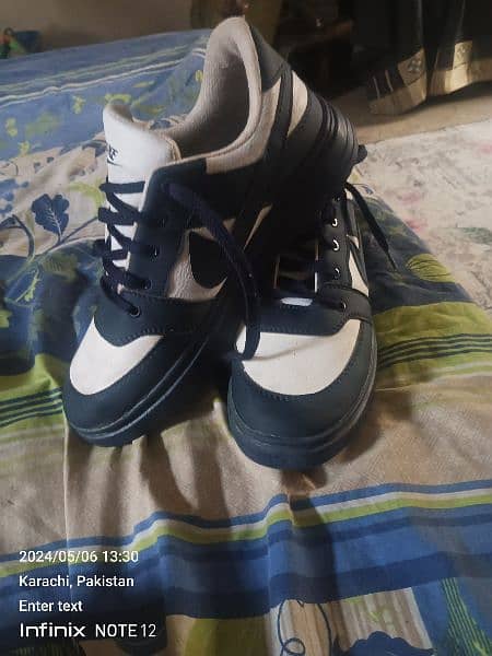 Nike shoes /sneakers 4
