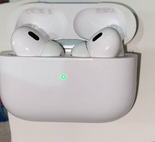 Air Pods pro (2nd gen) with cover 3
