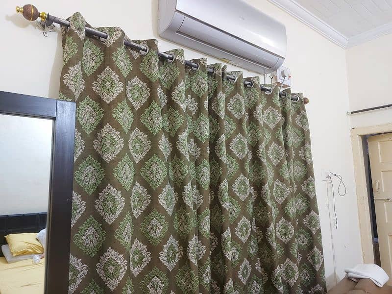 Curtains (8 matching pieces) for sale 1