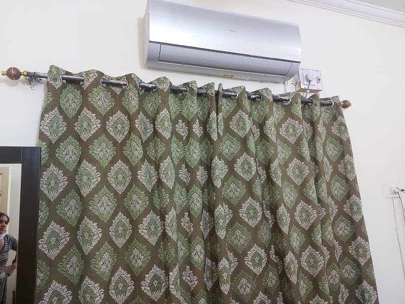 Curtains (8 matching pieces) for sale 2