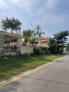 Ideal Location plot for Sale DHA 9Town C Block