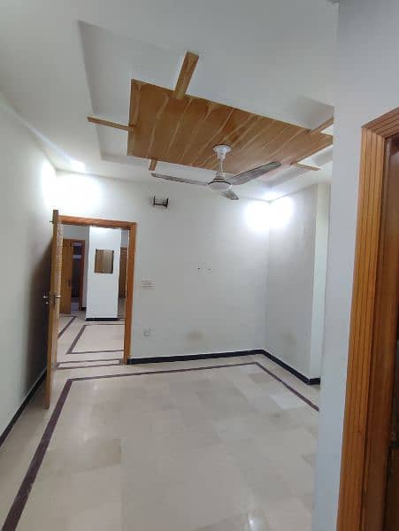25*50 upper Portion available for rent in g-11 with servant room 4