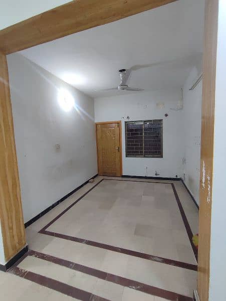 25*50 upper Portion available for rent in g-11 with servant room 5