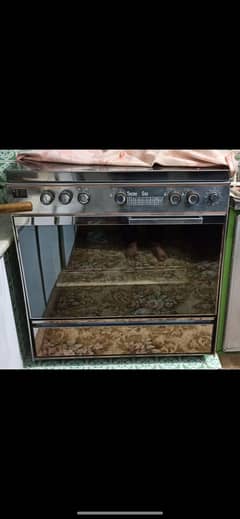 Pre-Loved Gas Oven: Bake Your Way to Deliciousness!